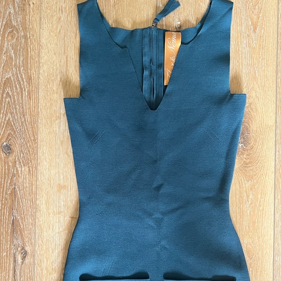 Thor & Nema Paris knit stretch midi dress - Picture 2 of 7